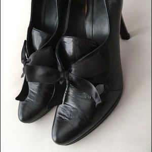 Stuart Weitzman Mozart Pump with Bow